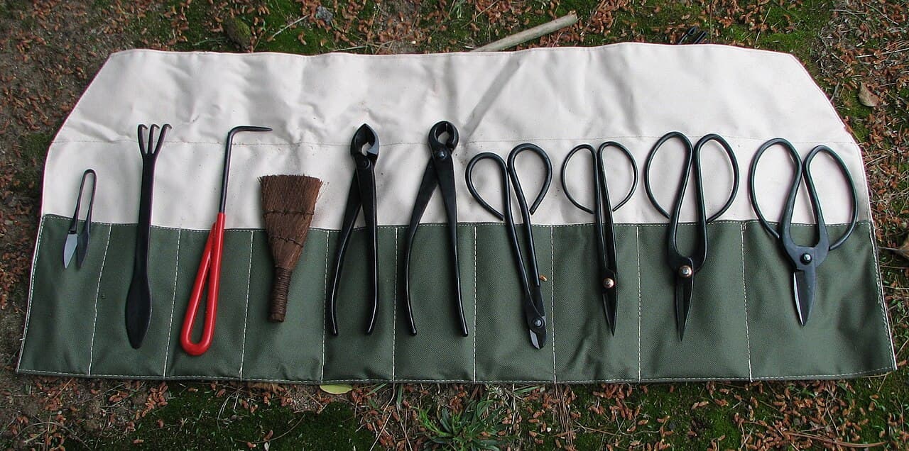 The demonstration bench